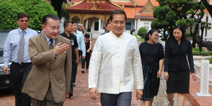 Thai Tourism Minister visits Japanese Art exhibition in Bangkok